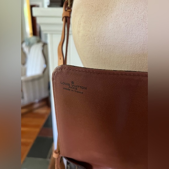 Authentic Louis Vuitton Cartouchiere GM purse crossbody - Picture 3 of 6